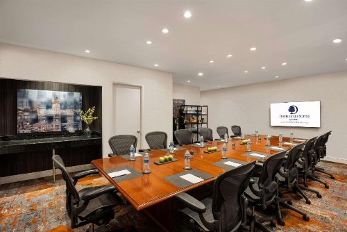 DoubleTree Suites by Hilton Austin - image 9