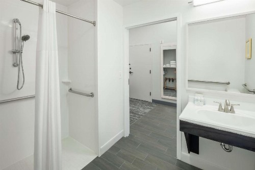Hampton Inn Austin NW near The Domain - image 9