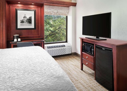 Hampton Inn Austin North - image 2