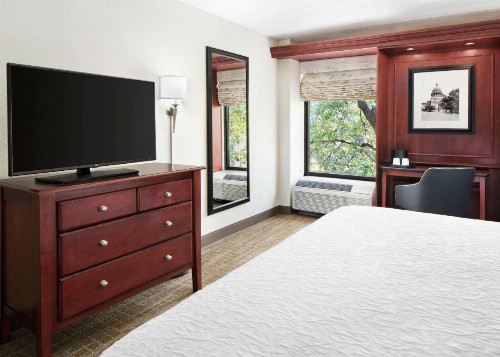 Hampton Inn Austin North - image 20