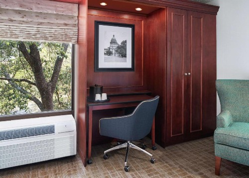 Hampton Inn Austin North - image 7
