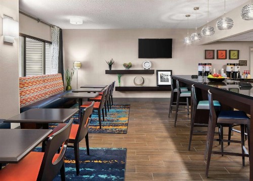 Hampton Inn Austin North - image 8