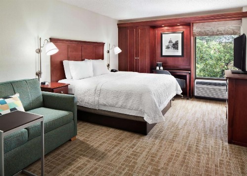 Hampton Inn Austin North - image 9