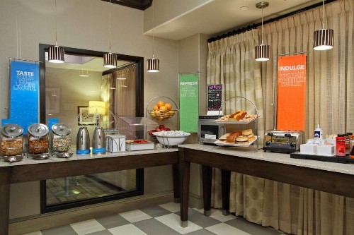 Hampton Inn Austin-South - I-35 & Ben White - image 9