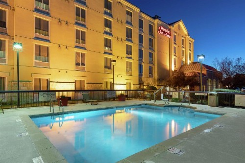 Hampton Inn & Suites-Austin Airport - image 12