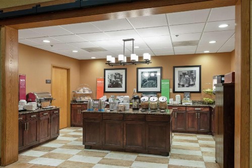 Hampton Inn & Suites-Austin Airport - image 15
