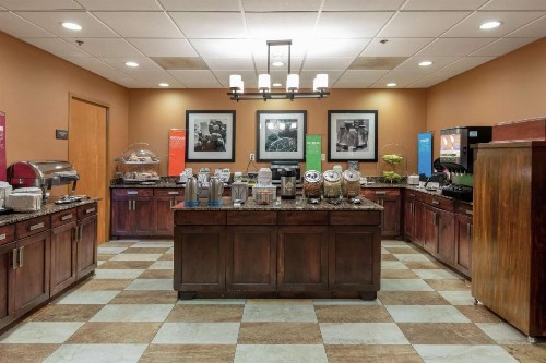 Hampton Inn & Suites-Austin Airport - image 16