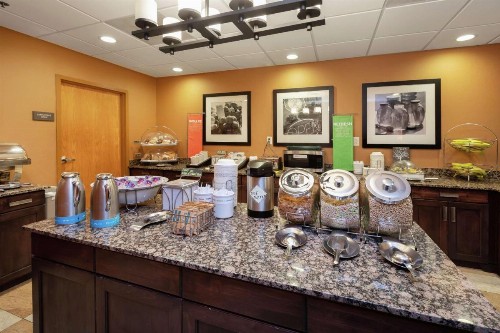 Hampton Inn & Suites-Austin Airport - image 17