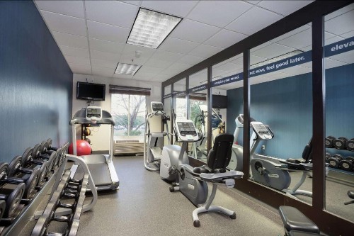 Hampton Inn & Suites-Austin Airport - image 19