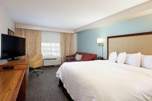 Hampton Inn & Suites-Austin Airport - image 25