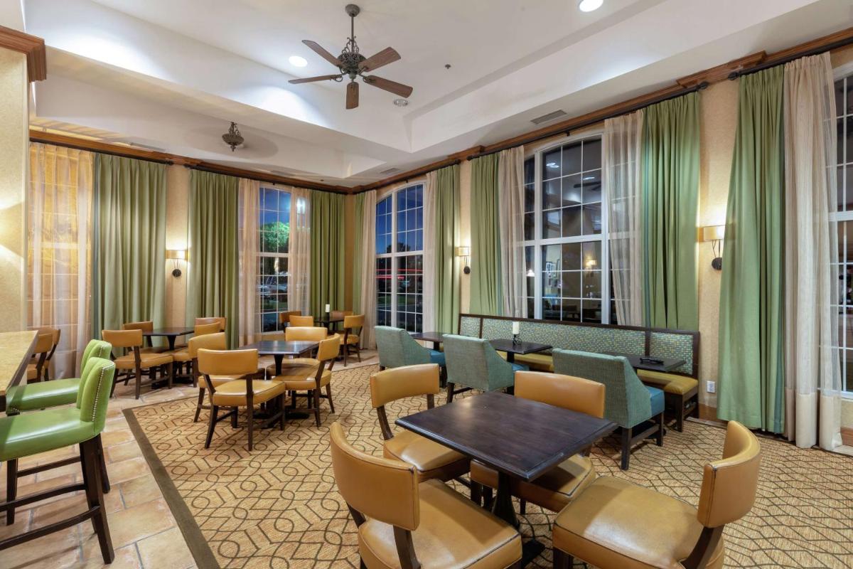 Hampton Inn & Suites-Austin Airport - image 4