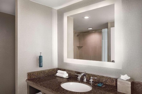 DoubleTree by Hilton Austin - image 21