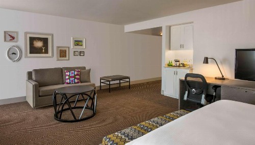 DoubleTree by Hilton Austin - image 23