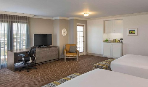 DoubleTree by Hilton Austin - image 26