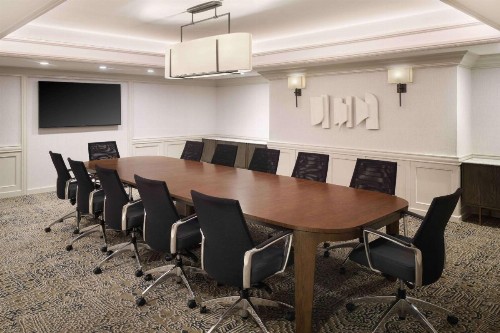 DoubleTree by Hilton Austin - image 3