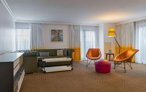 DoubleTree by Hilton Austin - image 30