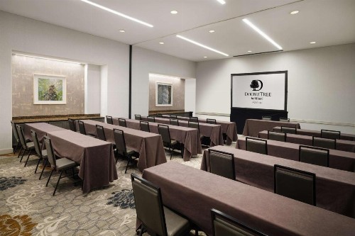 DoubleTree by Hilton Austin - image 33