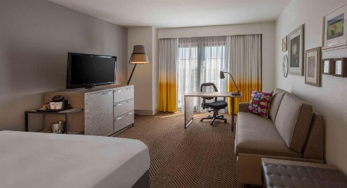 DoubleTree by Hilton Austin - image 4