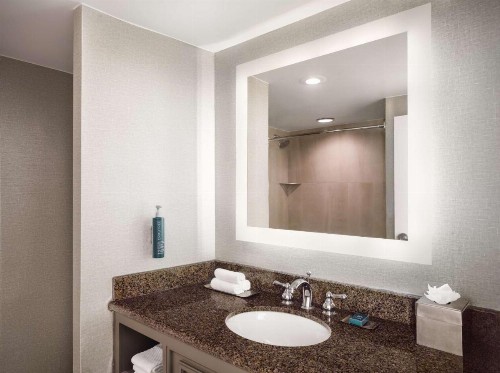 DoubleTree by Hilton Austin - image 44