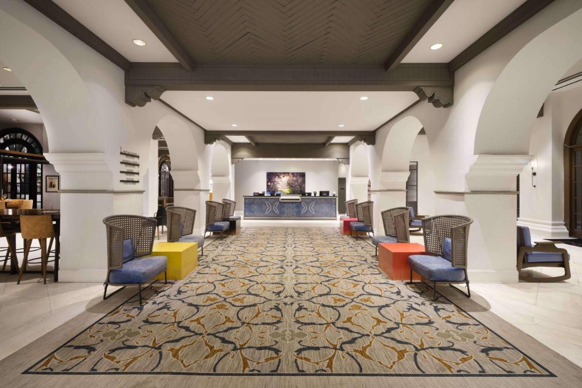 DoubleTree by Hilton Austin - image 6