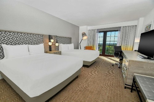 DoubleTree by Hilton Austin - image 9