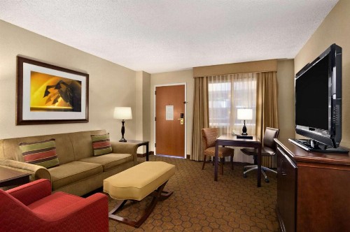 Embassy Suites by Hilton Austin Arboretum - image 19