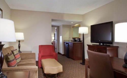 Embassy Suites by Hilton Austin Arboretum - image 24