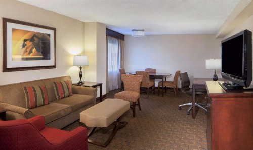 Embassy Suites by Hilton Austin Arboretum - image 31