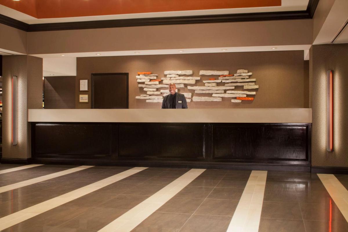 Embassy Suites by Hilton Austin Arboretum - image 5