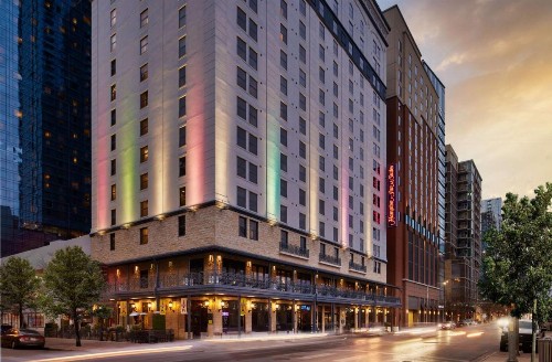 Hampton Inn & Suites Austin-Downtown/Convention Center - image 1