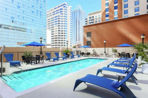 Hampton Inn & Suites Austin-Downtown/Convention Center - image 2