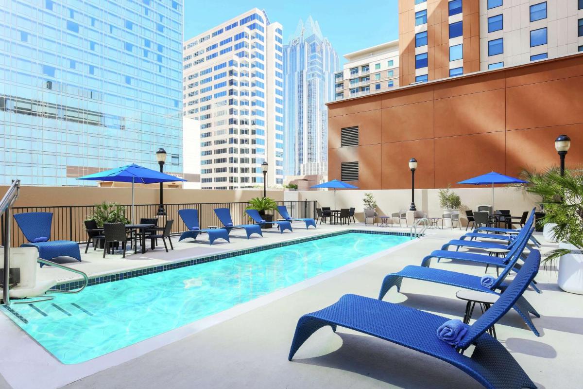 Hampton Inn & Suites Austin-Downtown/Convention Center - image 2
