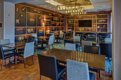 Hampton Inn & Suites Austin-Downtown/Convention Center - image 27