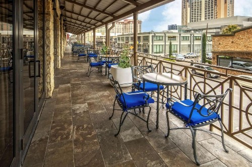 Hampton Inn & Suites Austin-Downtown/Convention Center - image 4