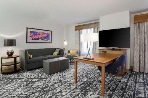 Hampton Inn & Suites Austin-Downtown/Convention Center - image 43