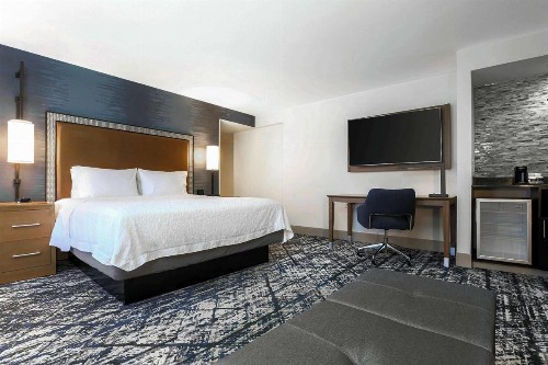 Hampton Inn & Suites Austin-Downtown/Convention Center - image 47