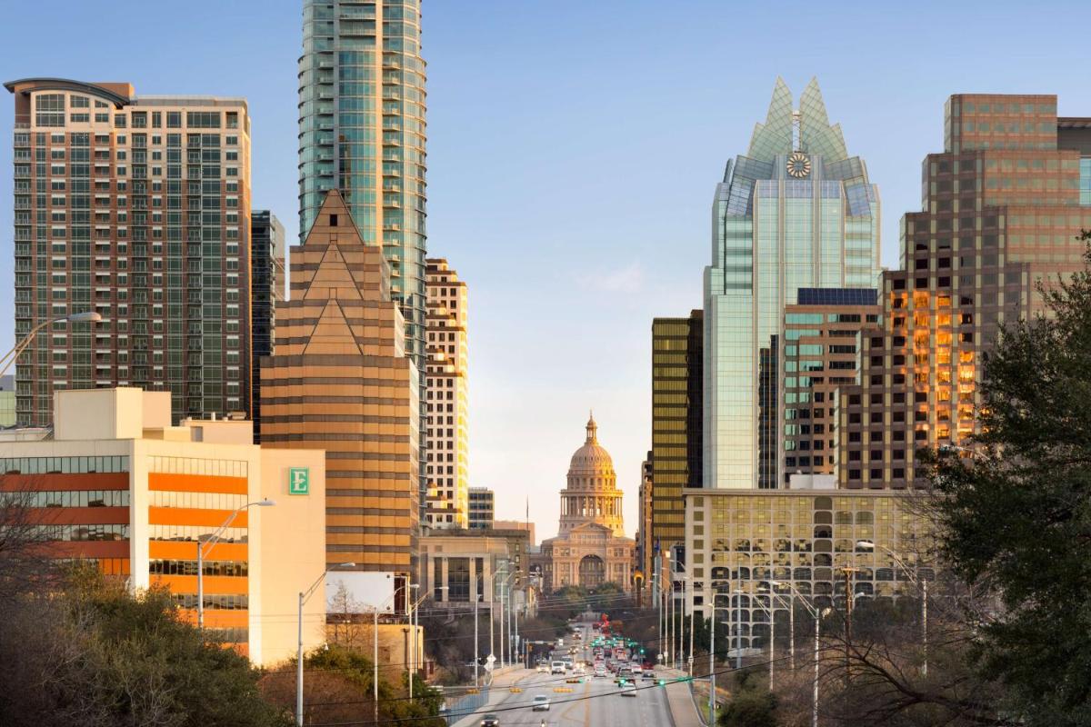 Embassy Suites by Hilton Austin Downtown South Congress - main image