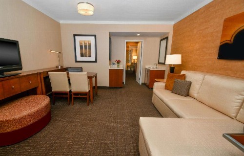 Embassy Suites by Hilton Austin Downtown South Congress - image 20