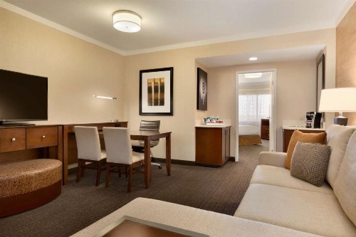 Embassy Suites by Hilton Austin Downtown South Congress - image 25