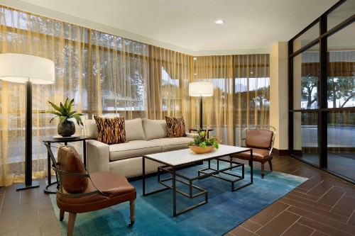Embassy Suites by Hilton Austin Downtown South Congress - image 4