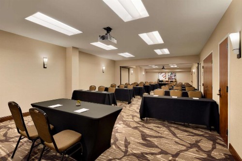 Embassy Suites by Hilton Austin Downtown South Congress - image 41