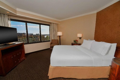 Embassy Suites by Hilton Austin Downtown South Congress - image 48