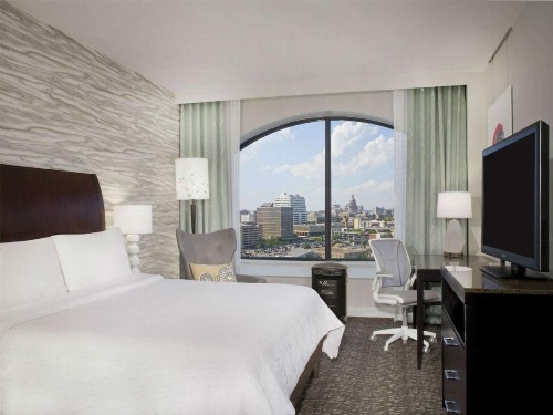 Hilton Garden Inn Austin Downtown Convention Center - image 13