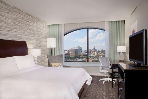 Hilton Garden Inn Austin Downtown Convention Center - image 20