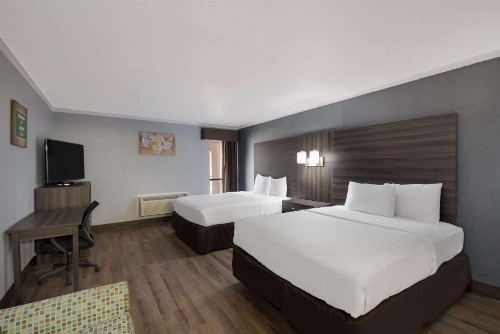 Econo Lodge Arboretum - image 17