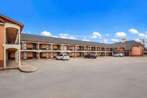 Econo Lodge Arboretum - image 28
