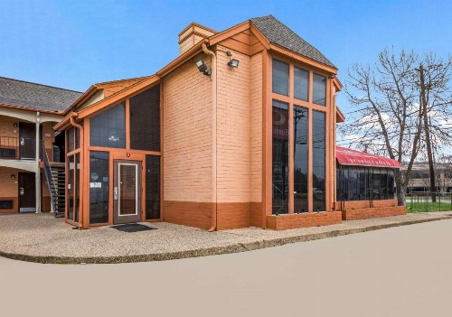 Econo Lodge Arboretum - image 3