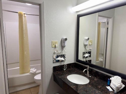Americas Best Value Inn Austin - image 12