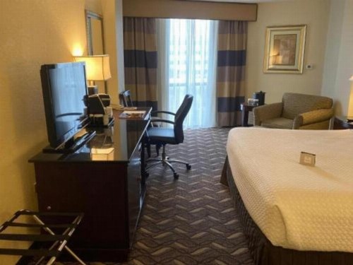 Radisson Hotel Austin - image 9