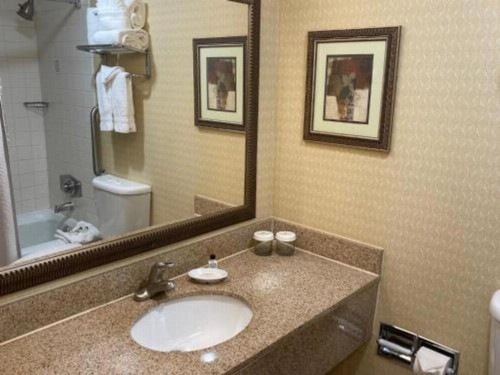 Radisson Hotel Austin - image 7